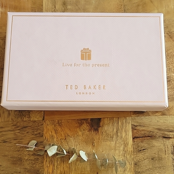 Ted Baker branded socks - Picture 2 of 6